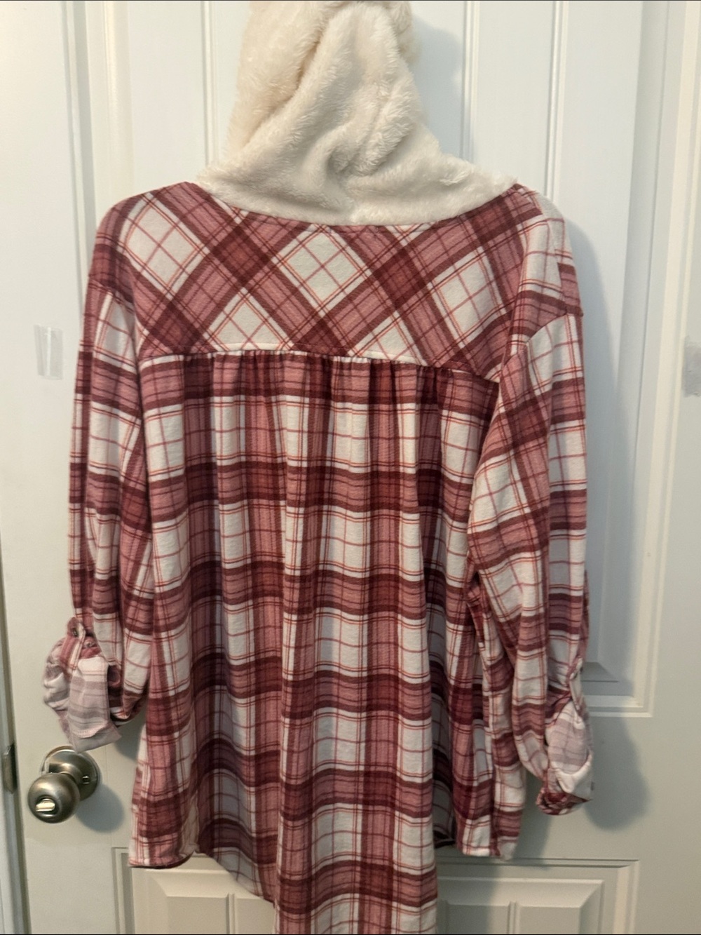 Cure. Women’s Cozy Plaid Hooded Shacket in Burgundy and Cream size 3x runs small - Picture 8 of 8